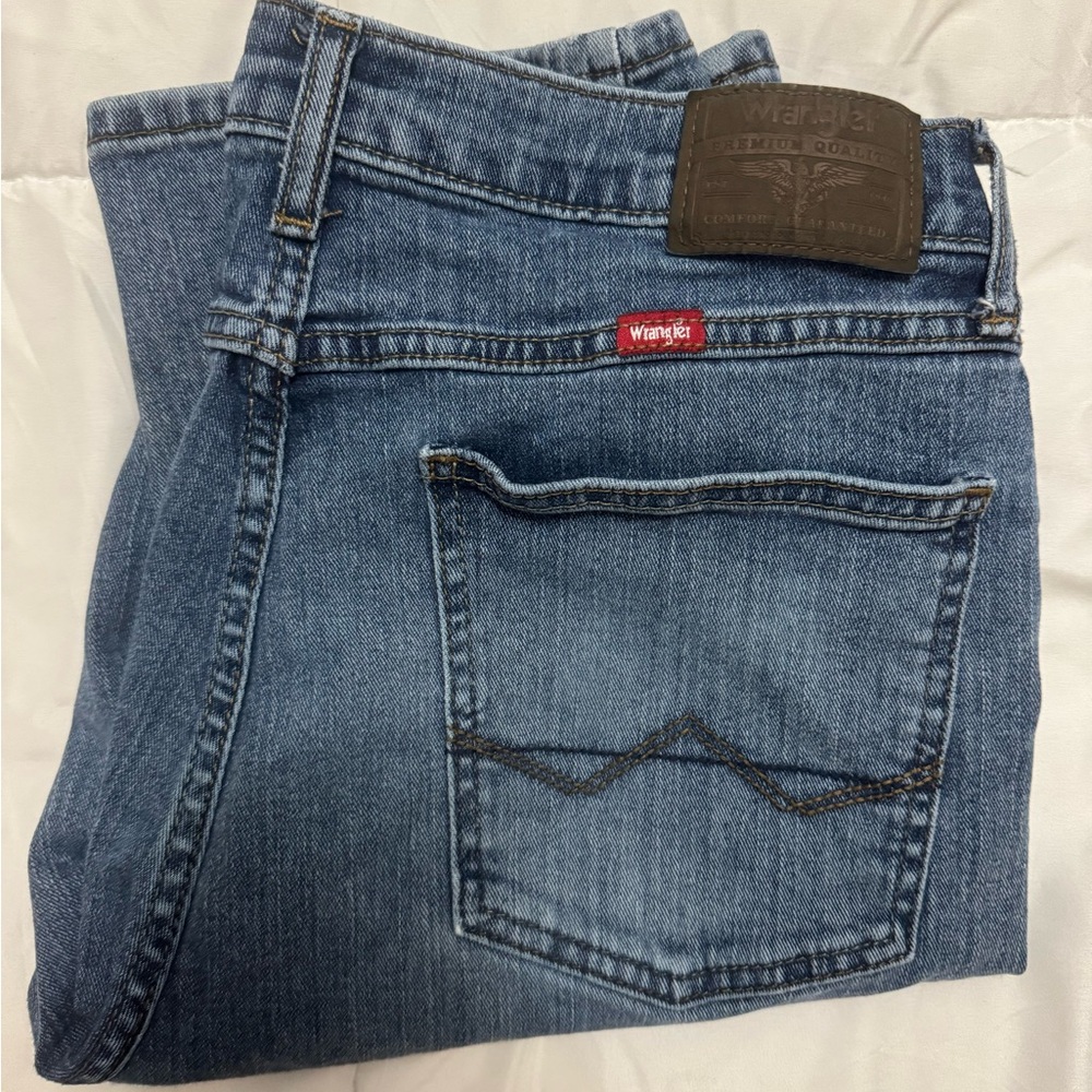 Wrangler jeans athletic fit size 32x32
Great condition